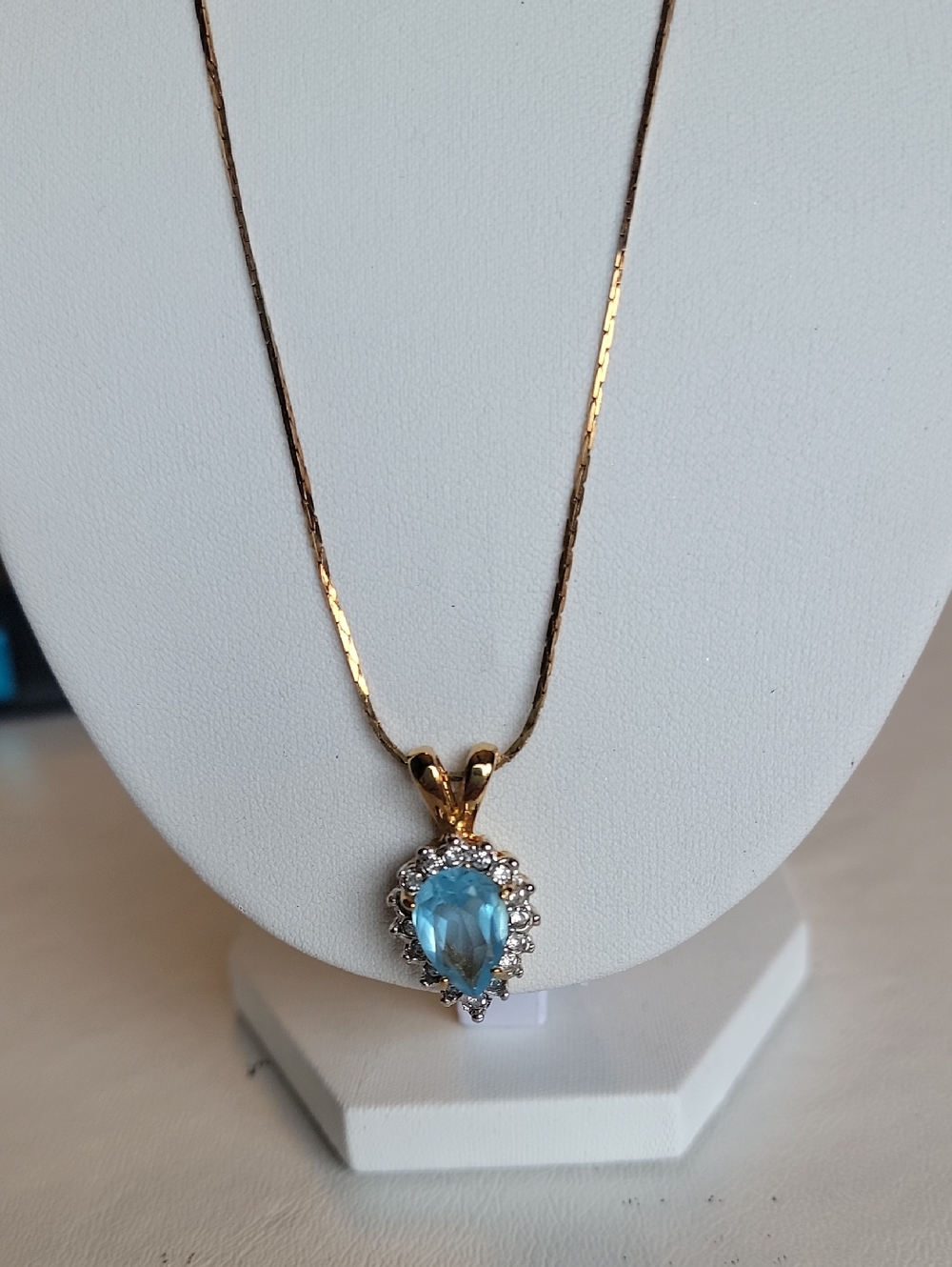 Vintage Classic Gold Necklace with Blue Teardrop Pendant